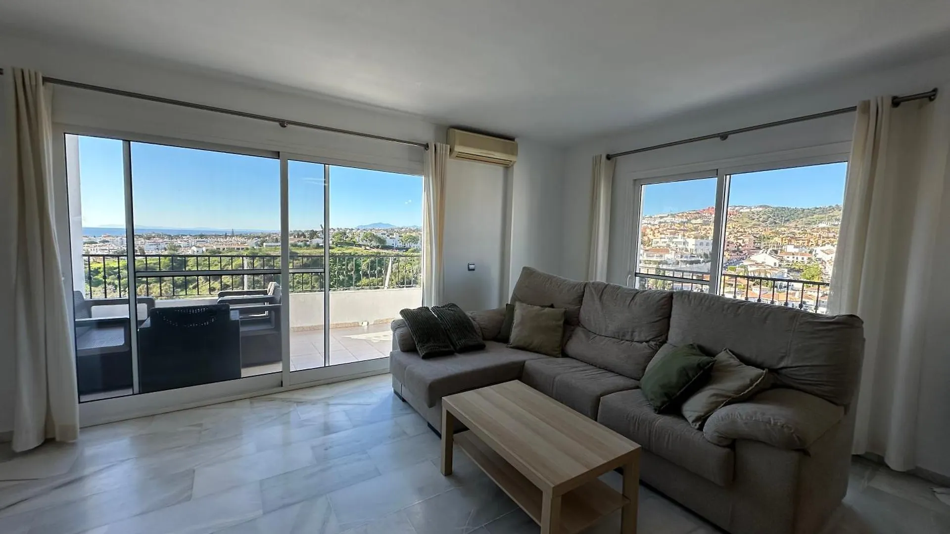 Luminoso Atico Duplex Con Vistas Al Mar Apartment Malaga
